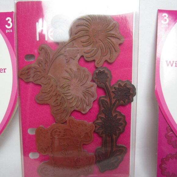 Heartfelt Creations Wild Aster Scroll & Cluster Cling Stamps & Craft Dies Floral - Picture 3 of 5